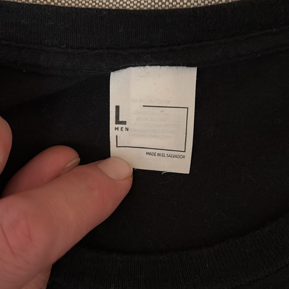 Batman Logo Large Men’s Black/Yellow T-Shirt. - Picture 3 of 4